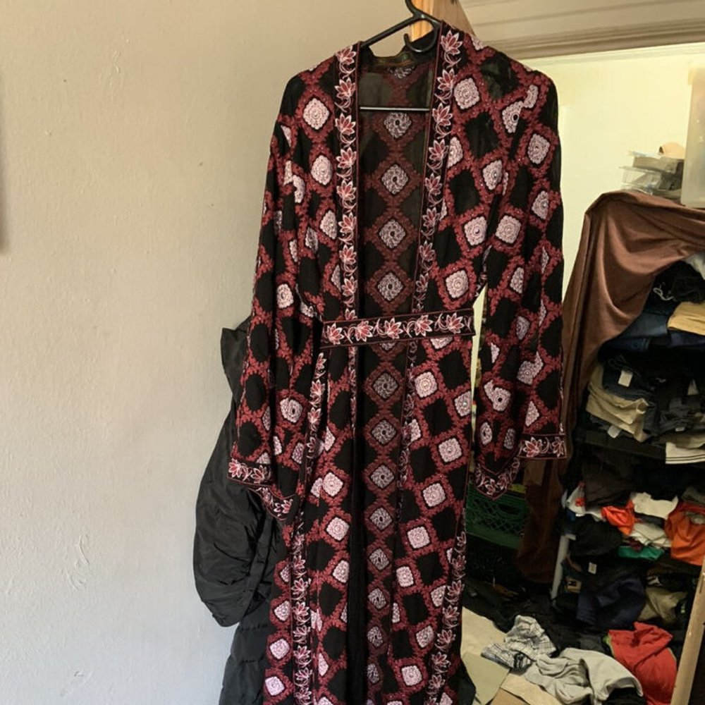 Middle Eastern Deep Purple Kaftan Scarf Belt And Thobe
